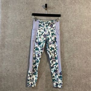 Joy Lab Women’s Small Lavender Purple Pattern Dry Fit Work Out Capris Watercolor